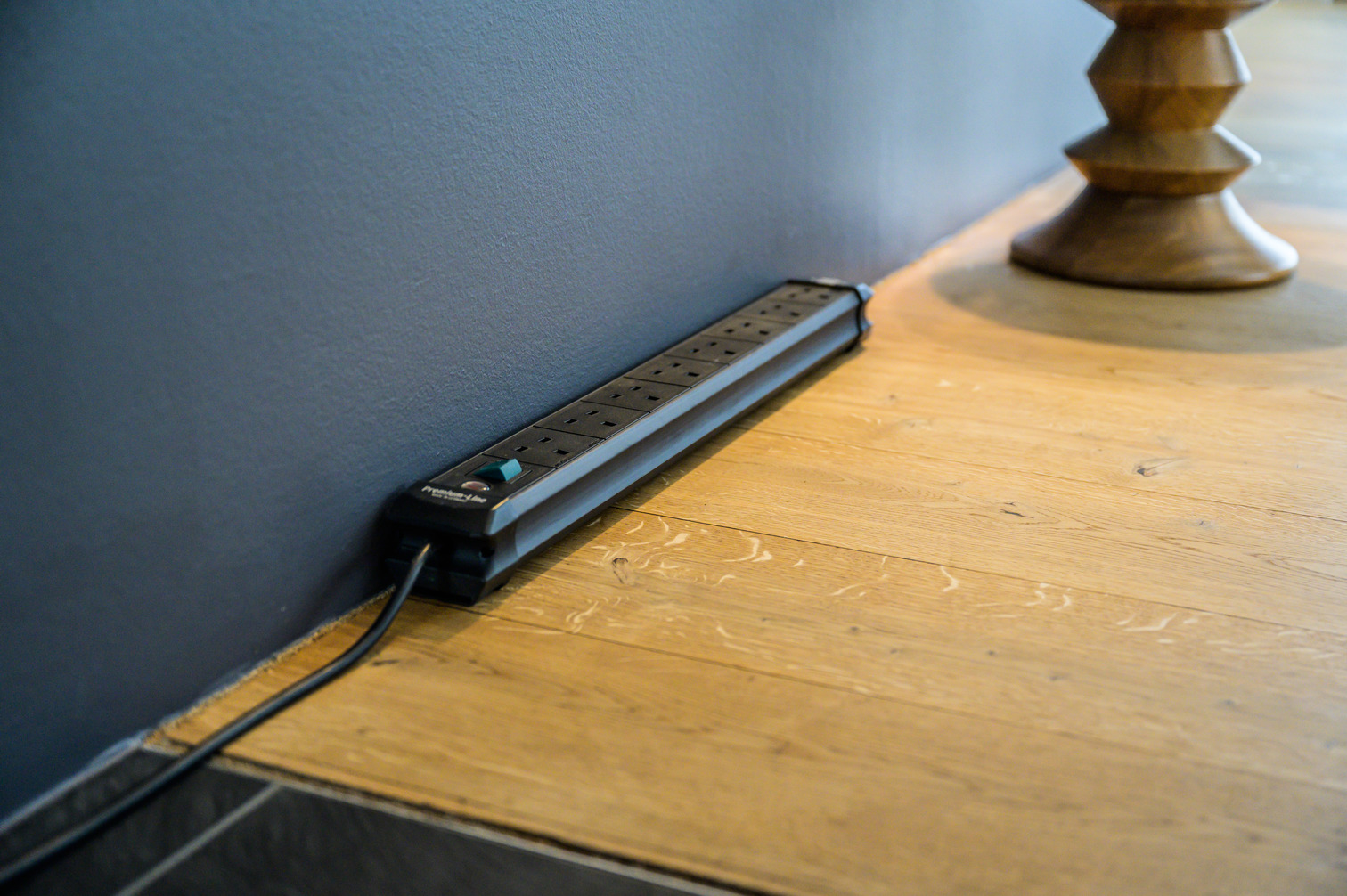 PremiumLine extension lead 8way black 3m H05VVF 3G1,25 with switch