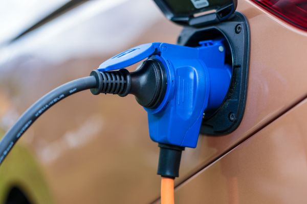 The angled CEE coupling on this camping extension cable provides an additional socket outlet