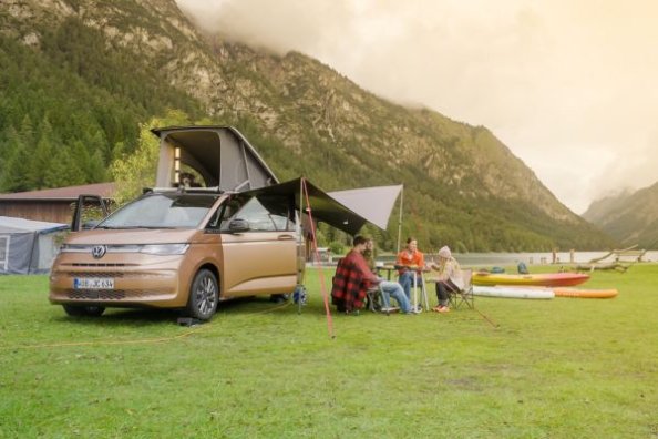 Power supply for caravans with the right CEE cable