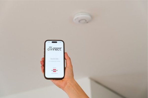WiFi smoke and heat detector